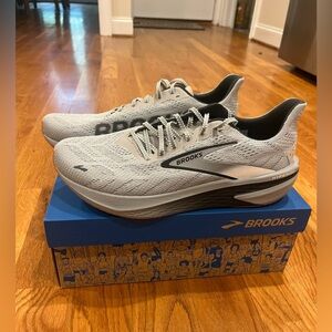 Mens Brooks Hyperion 2